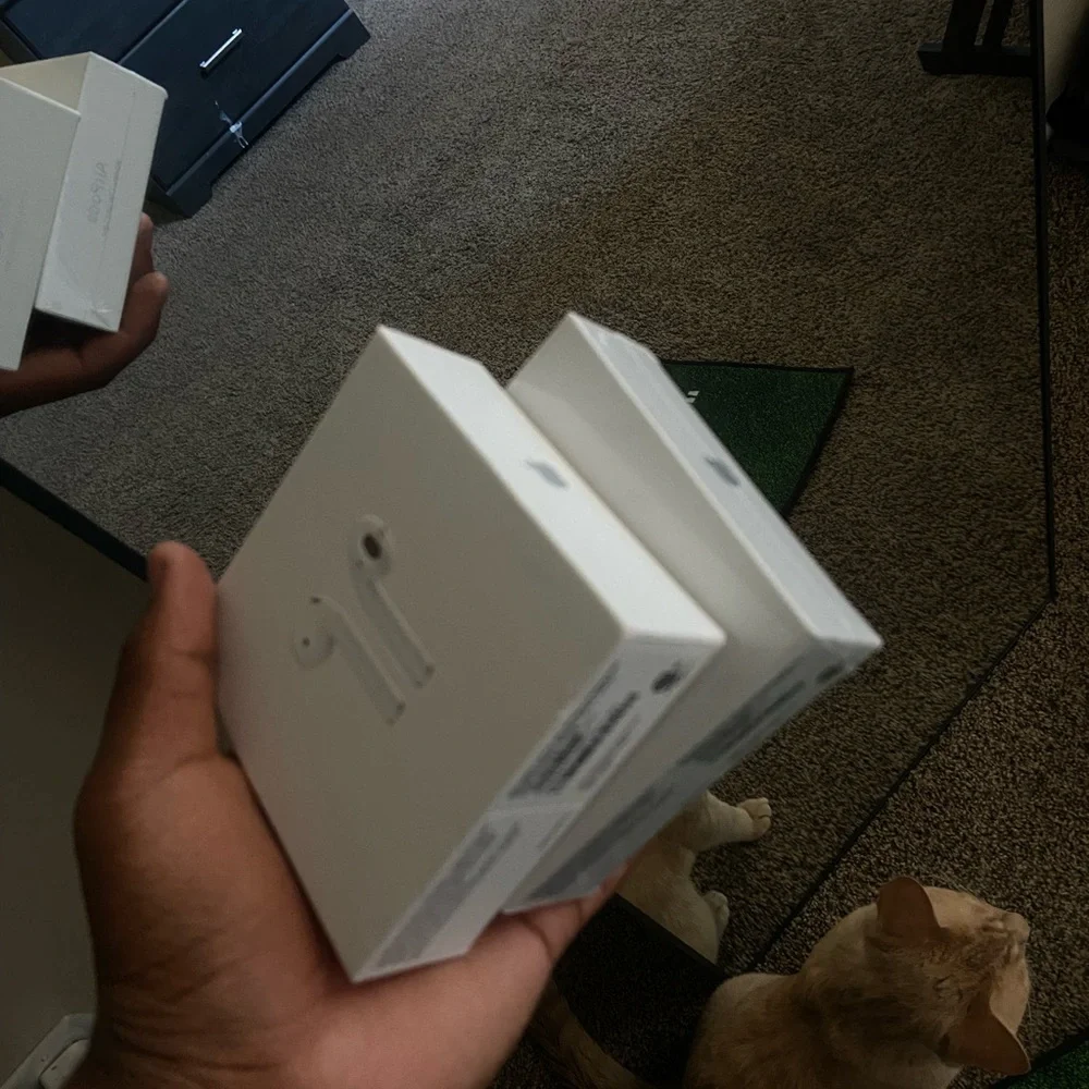 Apple White AirPods Wireless Headset